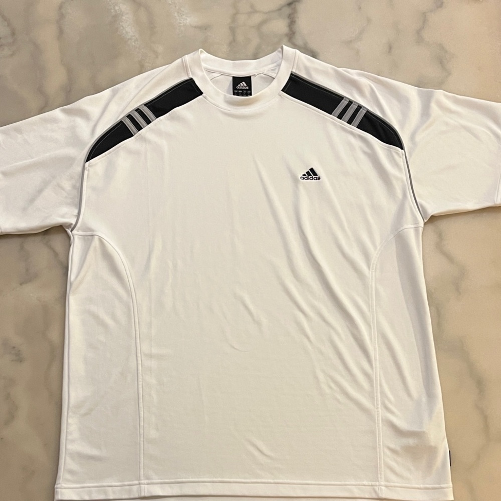 🎈Adidas Men's White Black Athletic Shirt 🎁Fill a Box for $20 up to 5lbs Sale 📦
